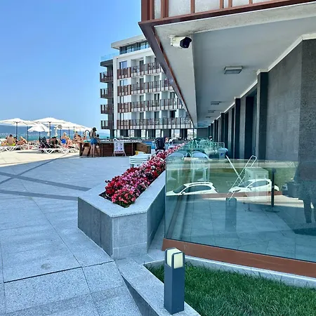 Apartment One Bedroom Private Paradiso B 501